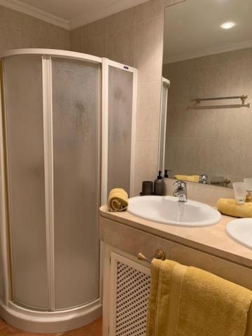 Beach And Golf Resort La Perla Miguel Adults Only 马尔韦利亚 外观 照片